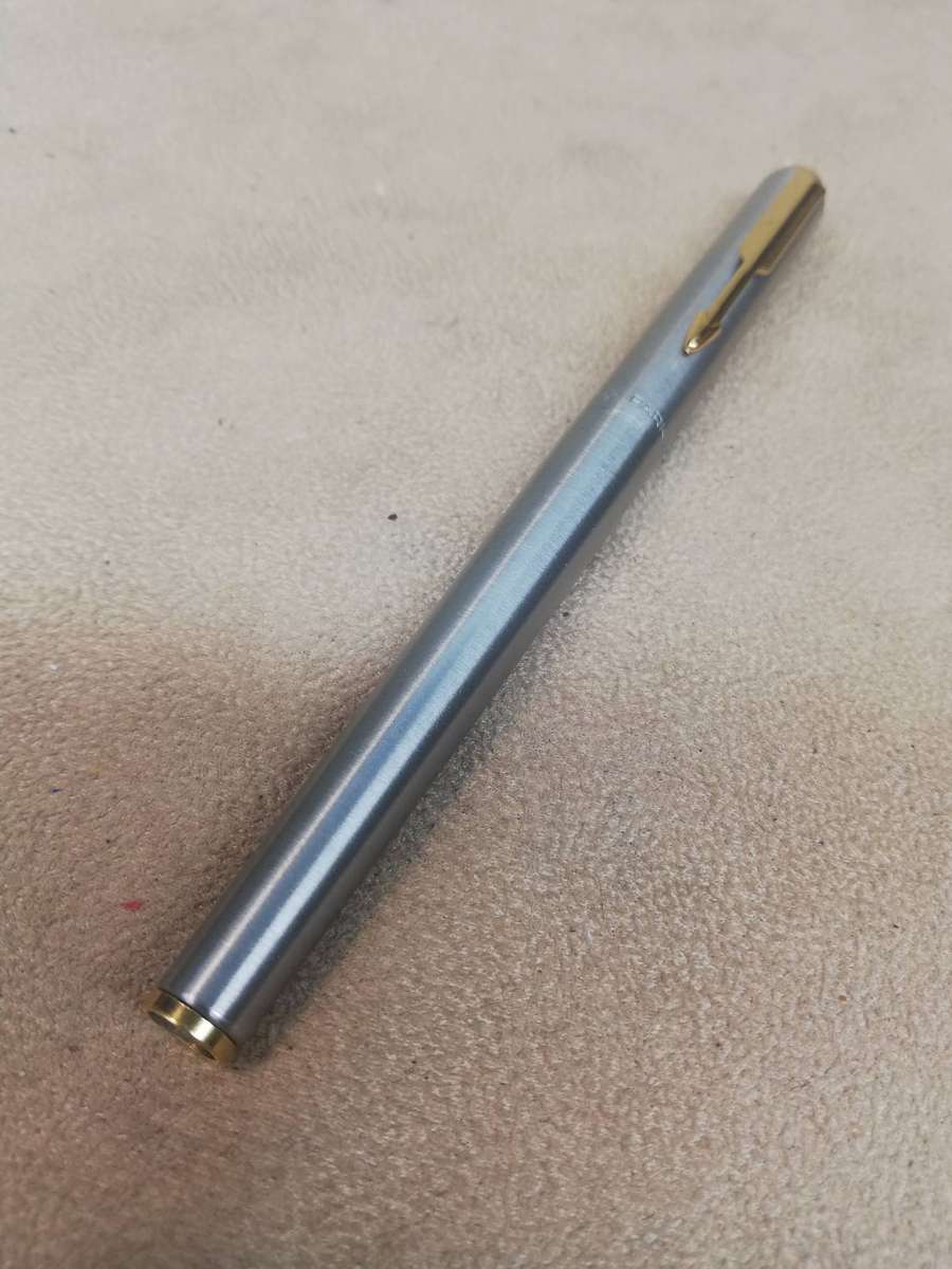 BEAUTIFUL VINTAGE PLUMA PARKER FOUNTAIN FILL PEN MADE IN ENGLAND TE