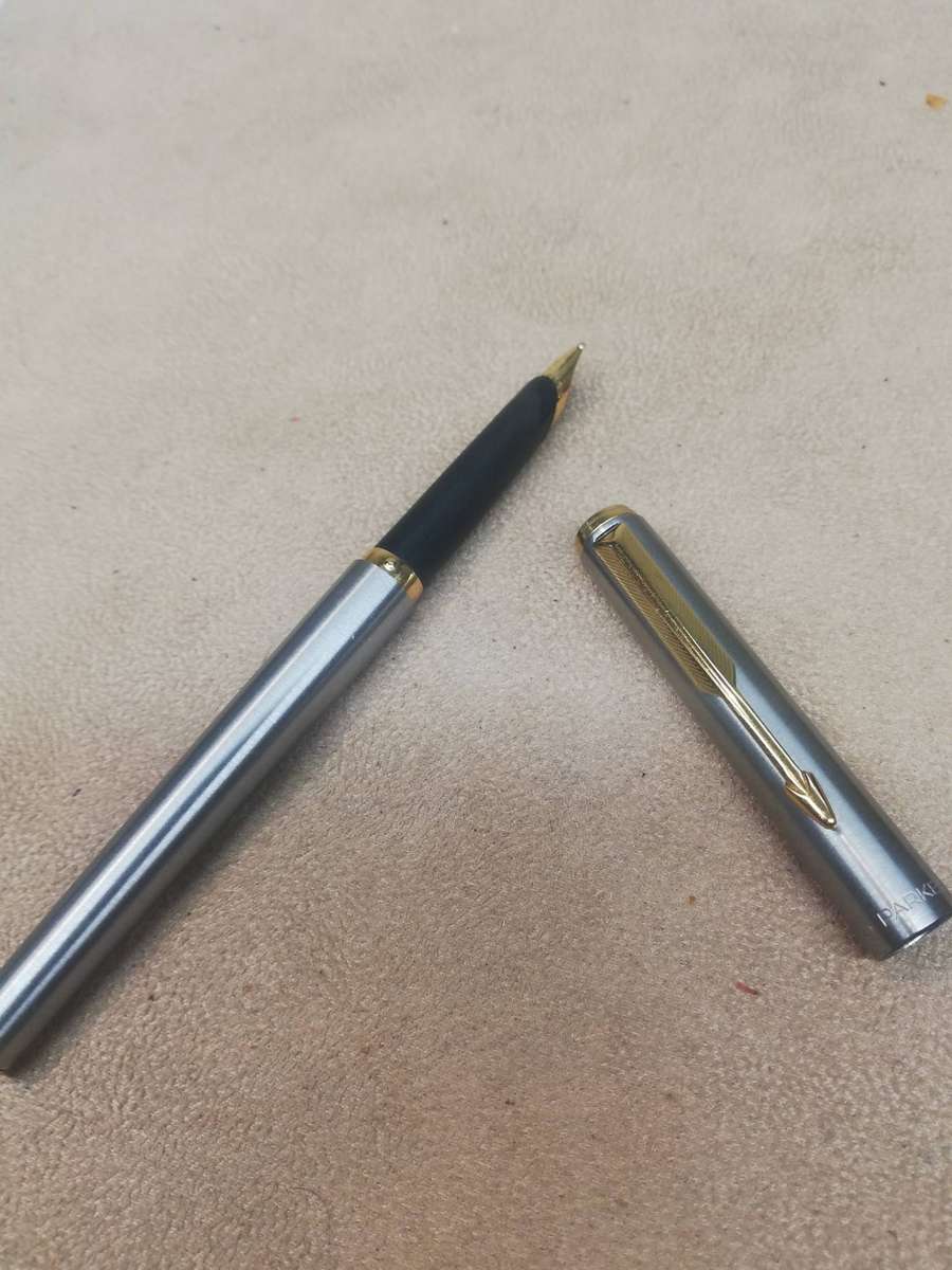 BEAUTIFUL VINTAGE PLUMA PARKER FOUNTAIN FILL PEN MADE IN ENGLAND TE