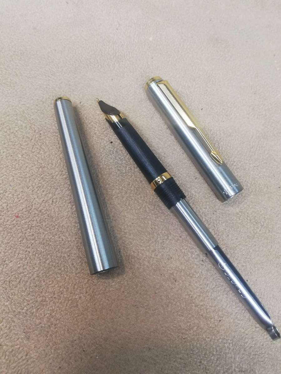 BEAUTIFUL VINTAGE PLUMA PARKER FOUNTAIN FILL PEN MADE IN ENGLAND TE