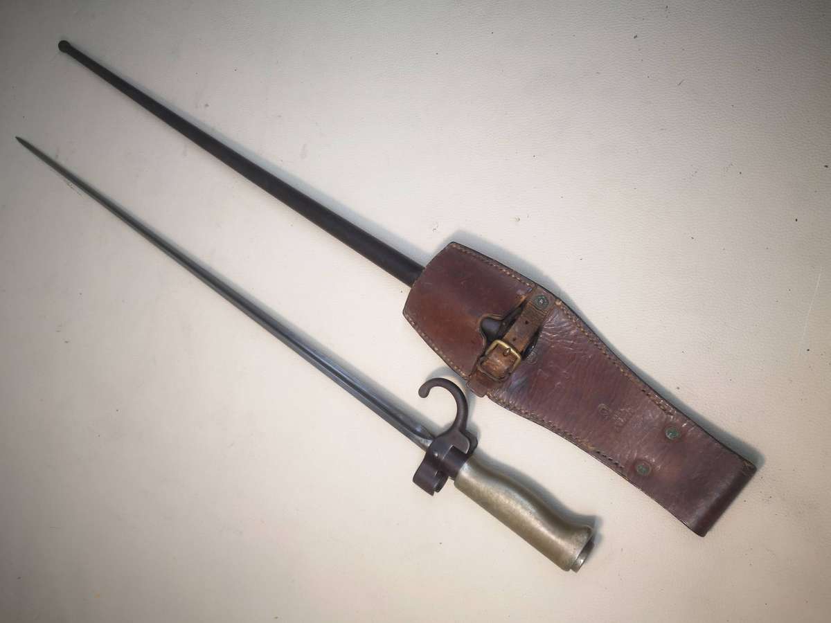 RARE ORIGINAL ANTIQUE M1886 FRENCH LEBEL "ROSALIE" BAYONET AND SCABBARD WITH FROG