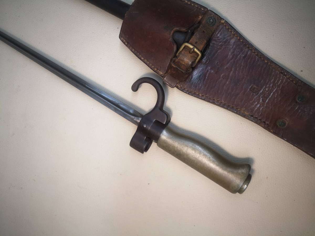 RARE ORIGINAL ANTIQUE M1886 FRENCH LEBEL "ROSALIE" BAYONET AND SCABBARD WITH FROG