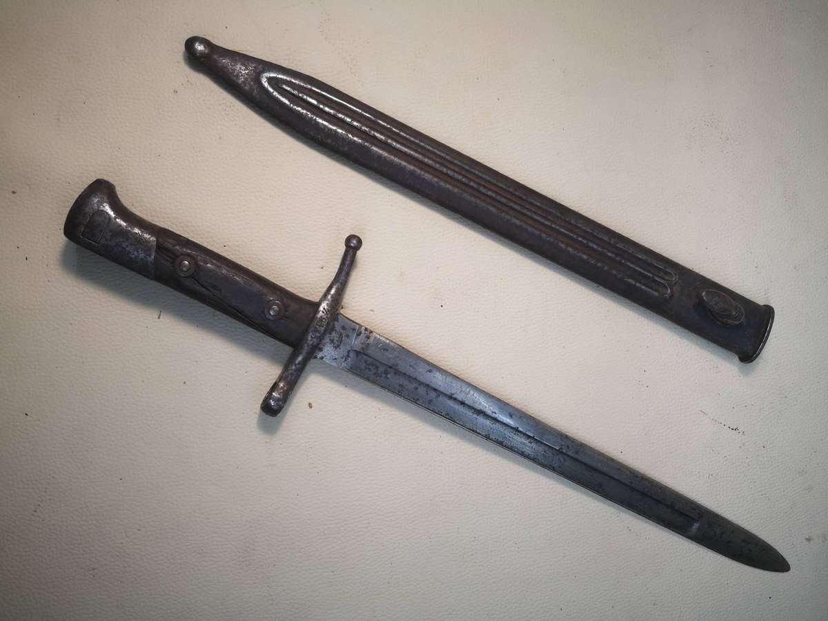 WWII Italian M1891 Carcano Rifle Bayonet w/ Metal Scabbard