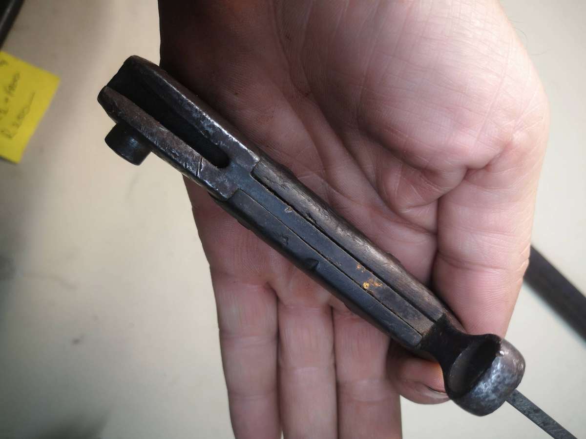 WWII Italian M1891 Carcano Rifle Bayonet w/ Metal Scabbard