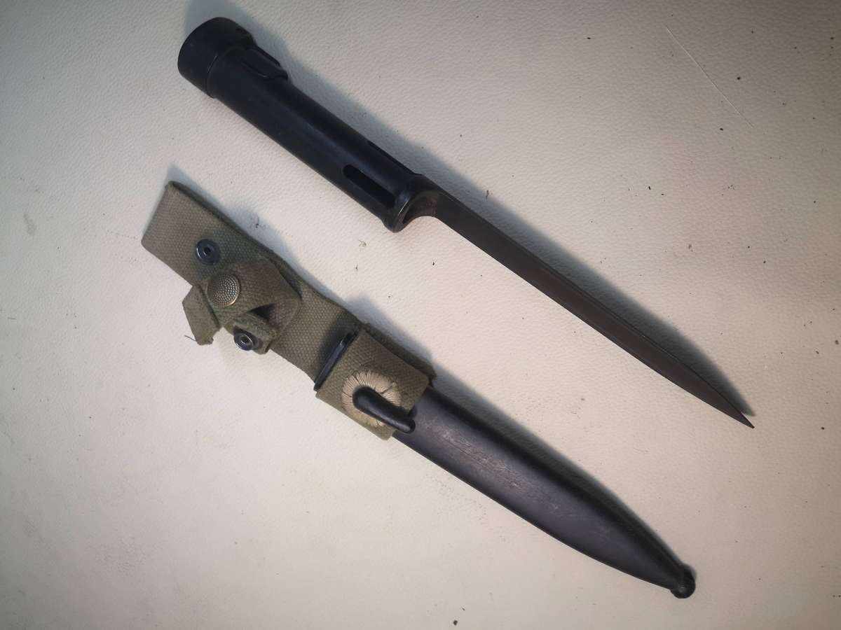 Original old SADF military R1 Rifle Bayonet with Scabard and Frog, excellent condition