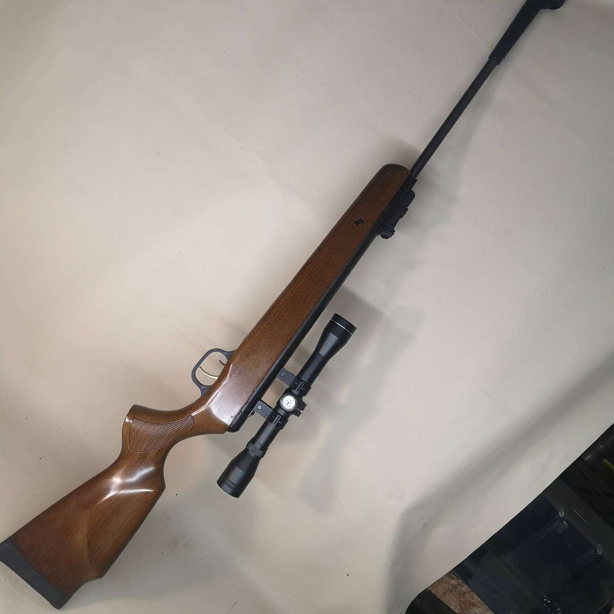 SNIPER AFRILEC AIR RIFLE .22cal 5.5mm & 4x32 Sniper Telescope In Wooden Case