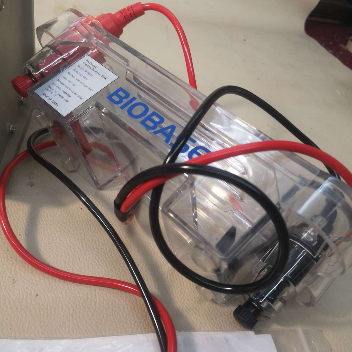 EC-105 Electrophoresis Power Supply and Gel Tank Look almost New