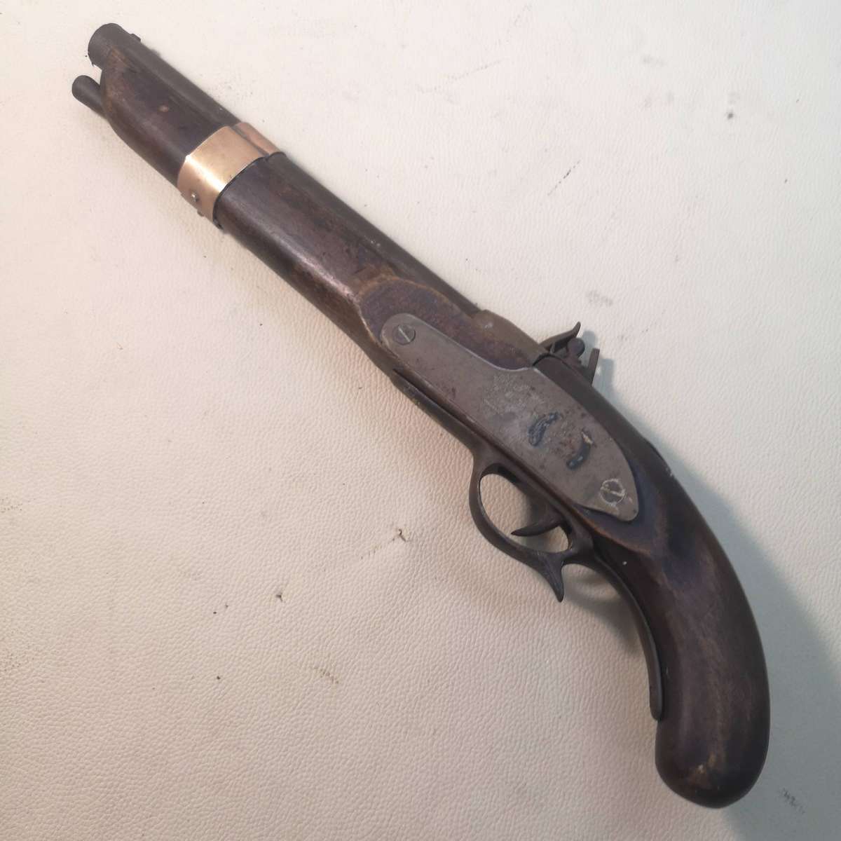 OLD ORIGINAL British Military 1800's flintlock, with ramrod (Deactivated)