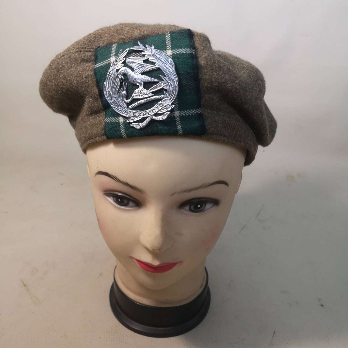 Vintage Pretoria Highlanders Officer's Tam O'Shanter with green toorie, badge, tartan backing