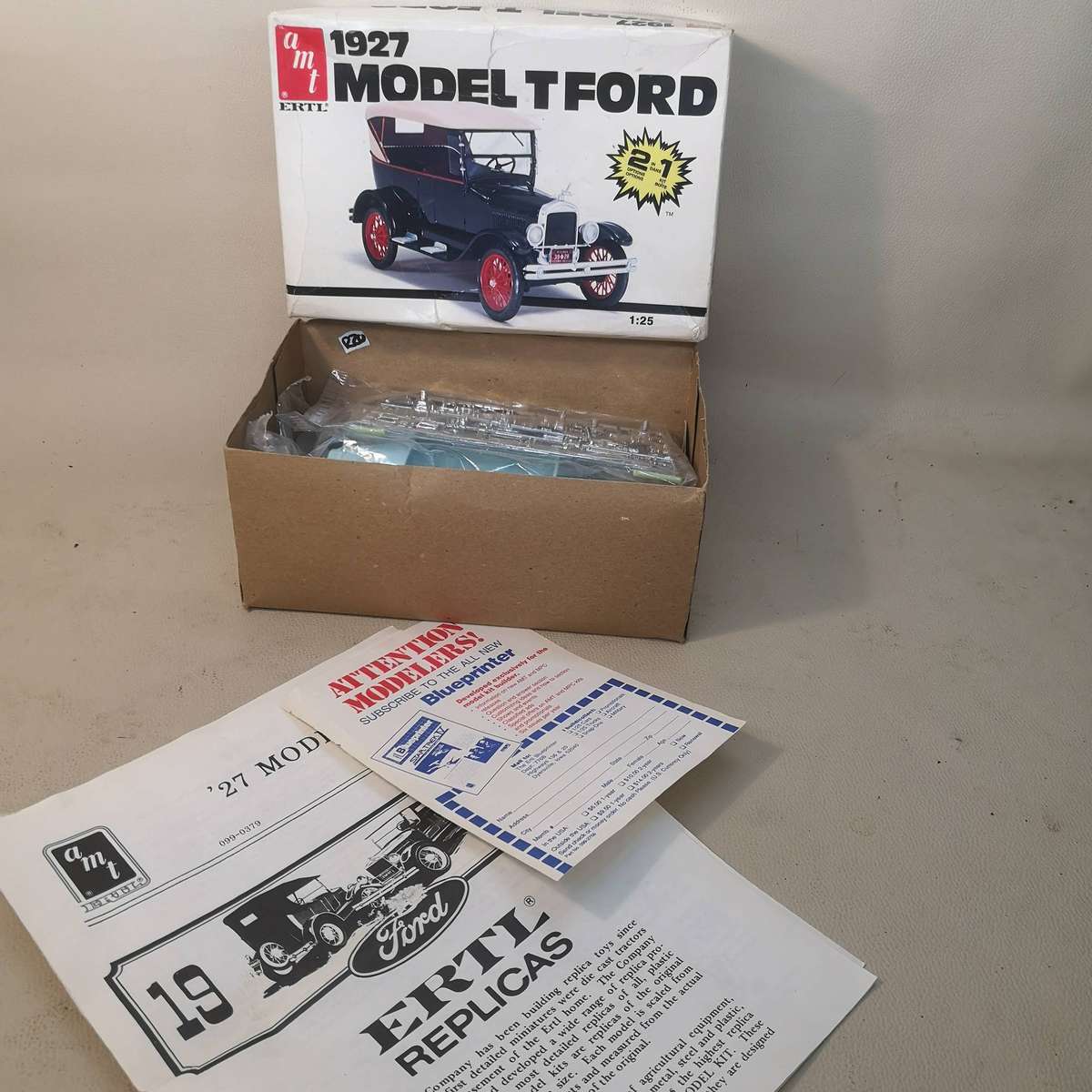 Vintage Model Kit #6582 AMT Ertl 1927 Model T Ford 2n'1 Kit - Like New Unbuild