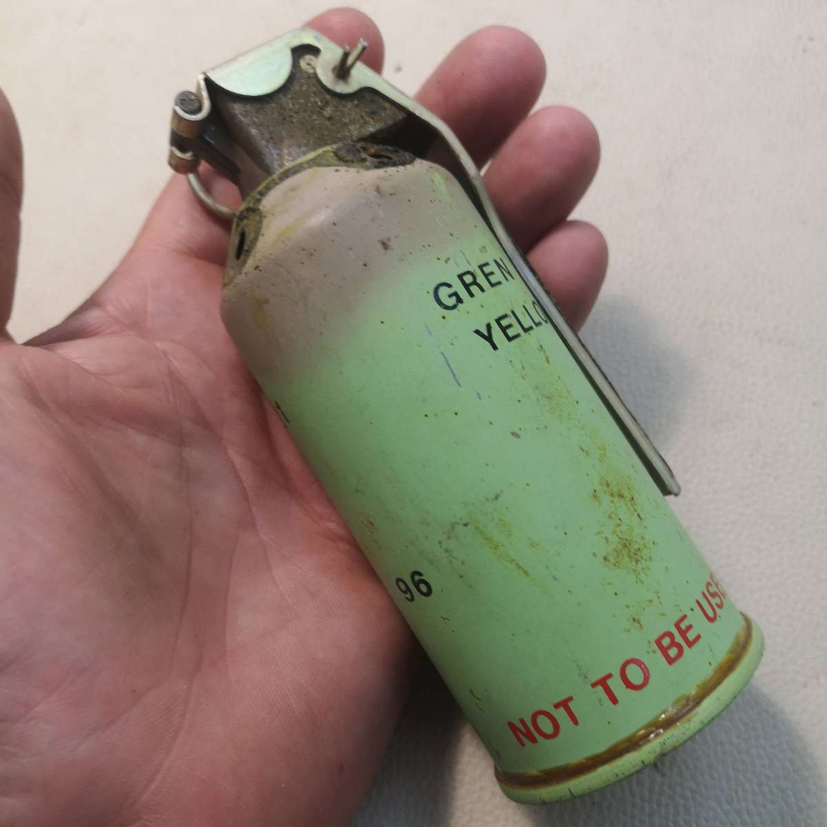 British No. 80 Mk 1 white-phosphorus smoke grenade - FFE-INERT