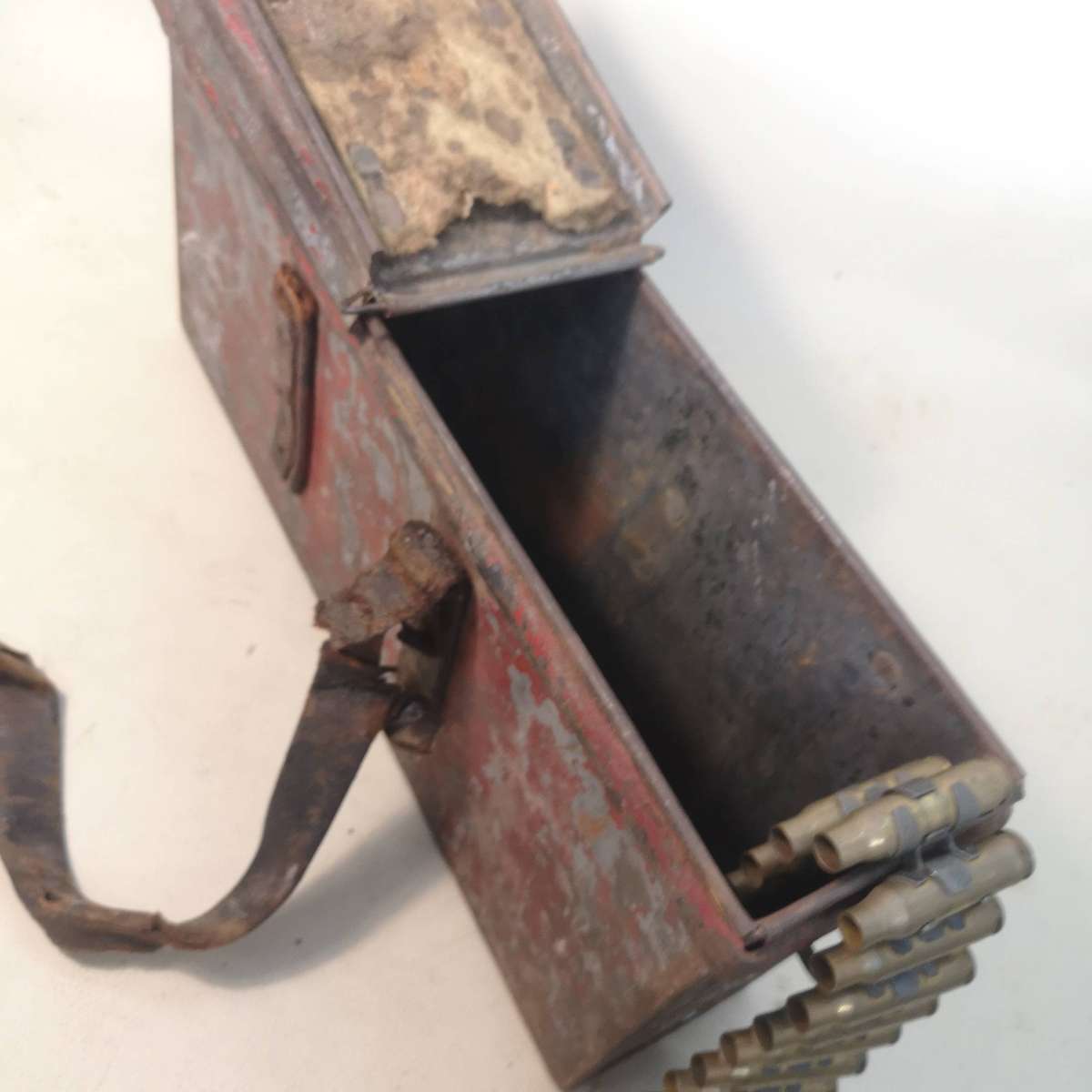 Vickers WW1 Machine Gun Ammo Box and Bullet Casings - Marked 1917-FFE INERT