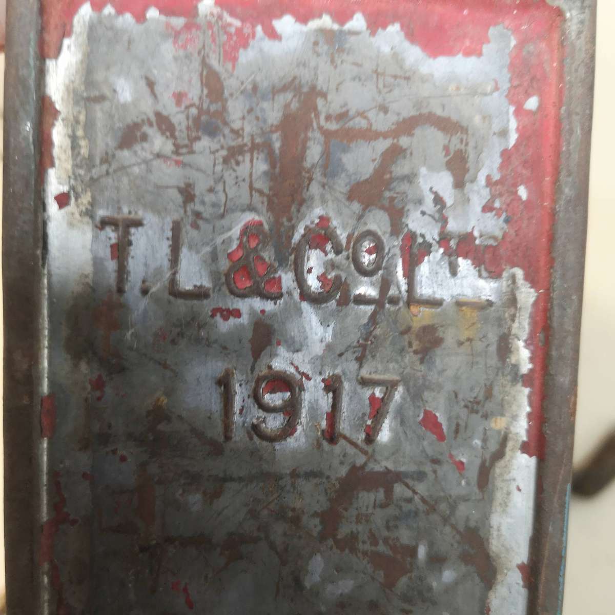 Vickers WW1 Machine Gun Ammo Box and Bullet Casings - Marked 1917-FFE INERT