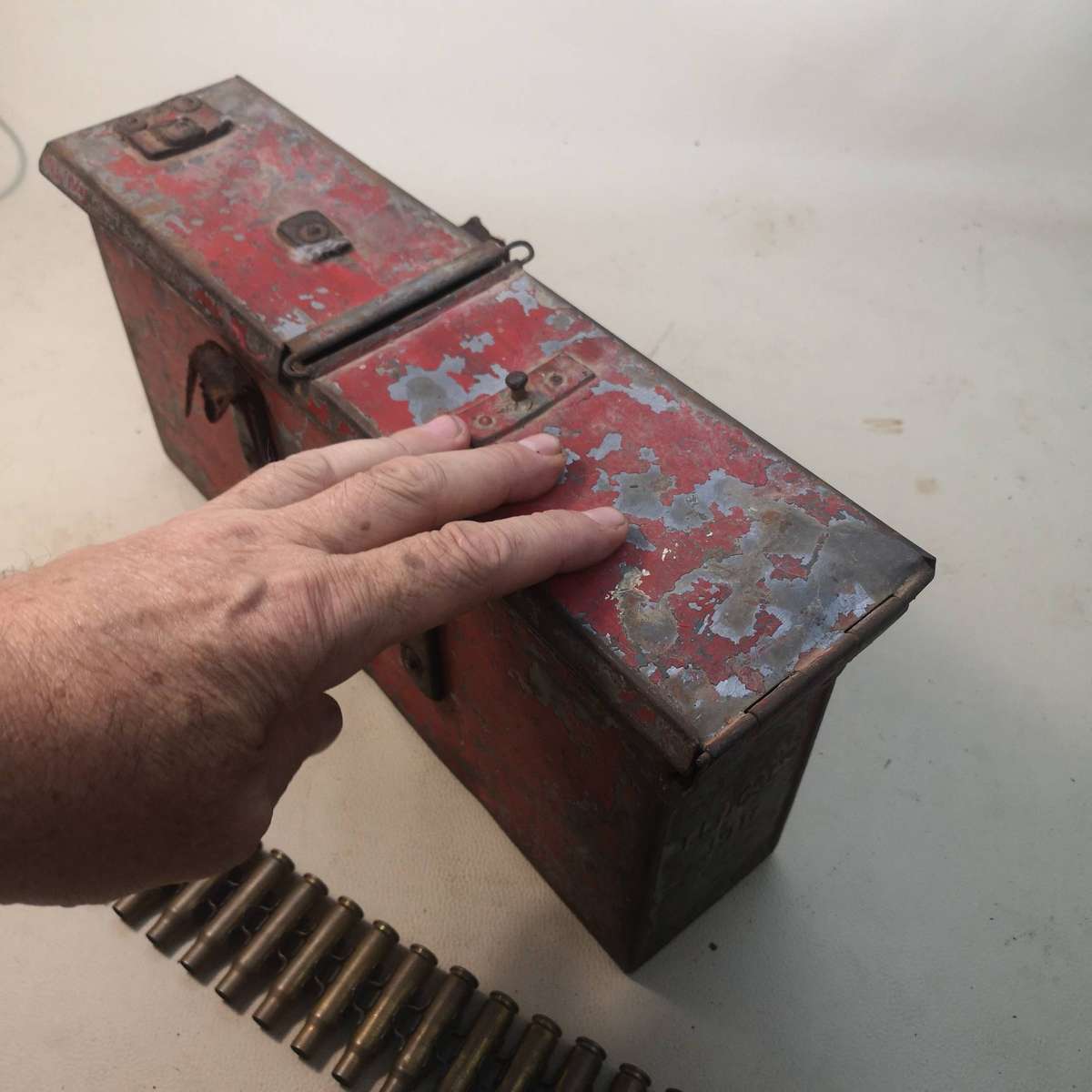 Vickers WW1 Machine Gun Ammo Box and Bullet Casings - Marked 1917-FFE INERT