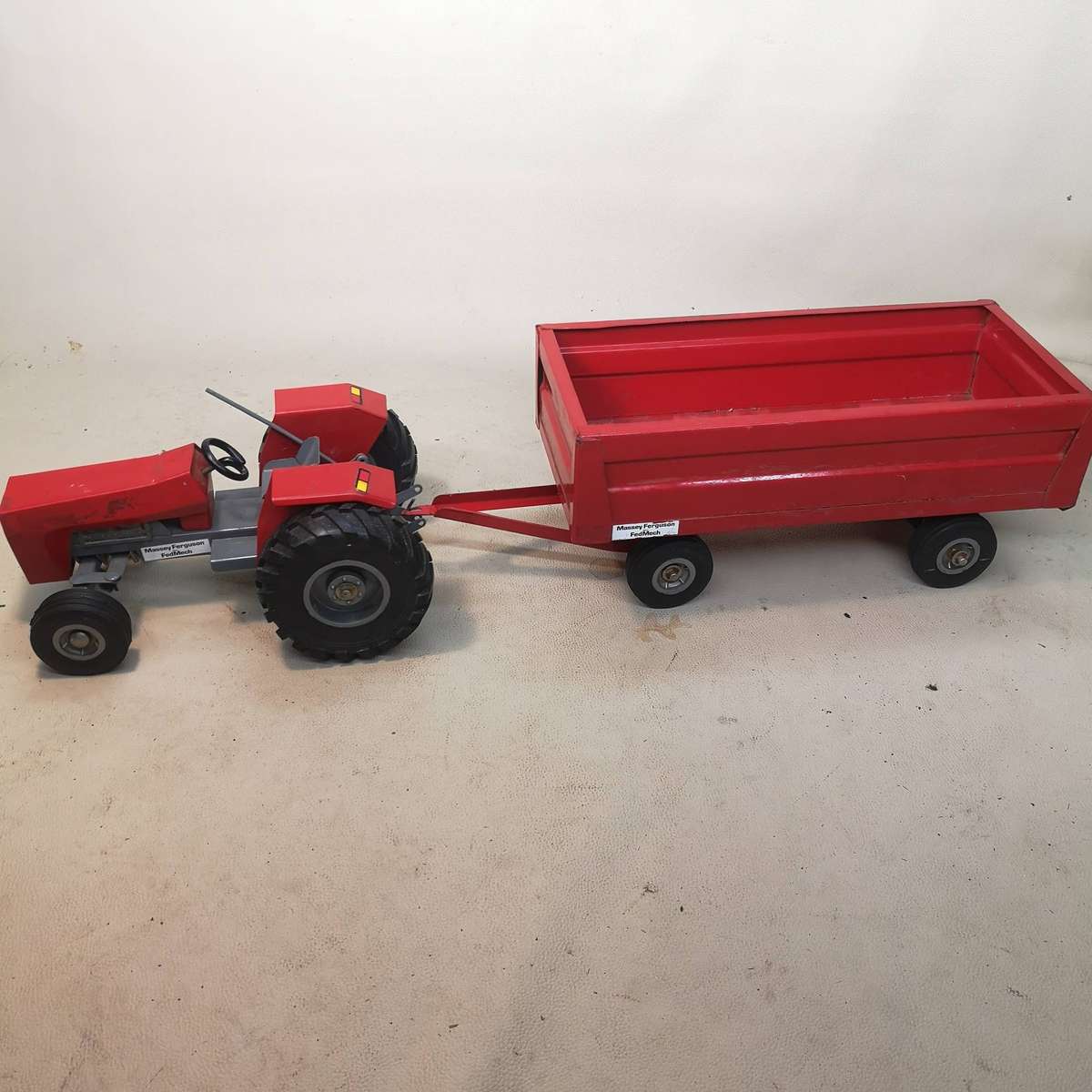 ORIGINAL STRIKE TOYS STEEL MODEL MASSEY FERGUSON 290 TRACTOR AND TRAILER - Sunning Condition