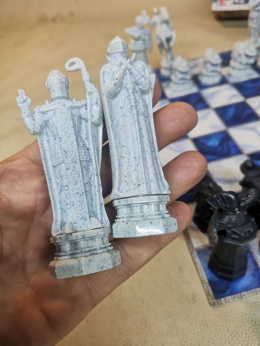 Vintage 2002 Harry Potter Wizard Chess Set