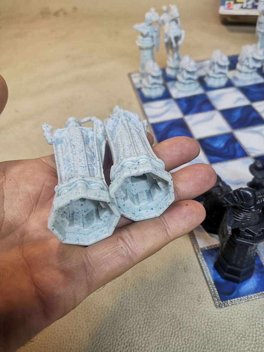 Vintage 2002 Harry Potter Wizard Chess Set