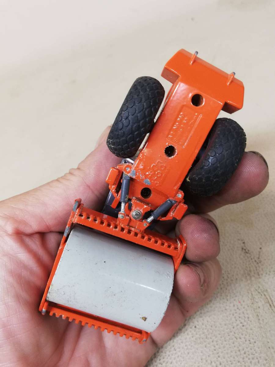 Siku Hamm 3411 scale 1/50 compactor model