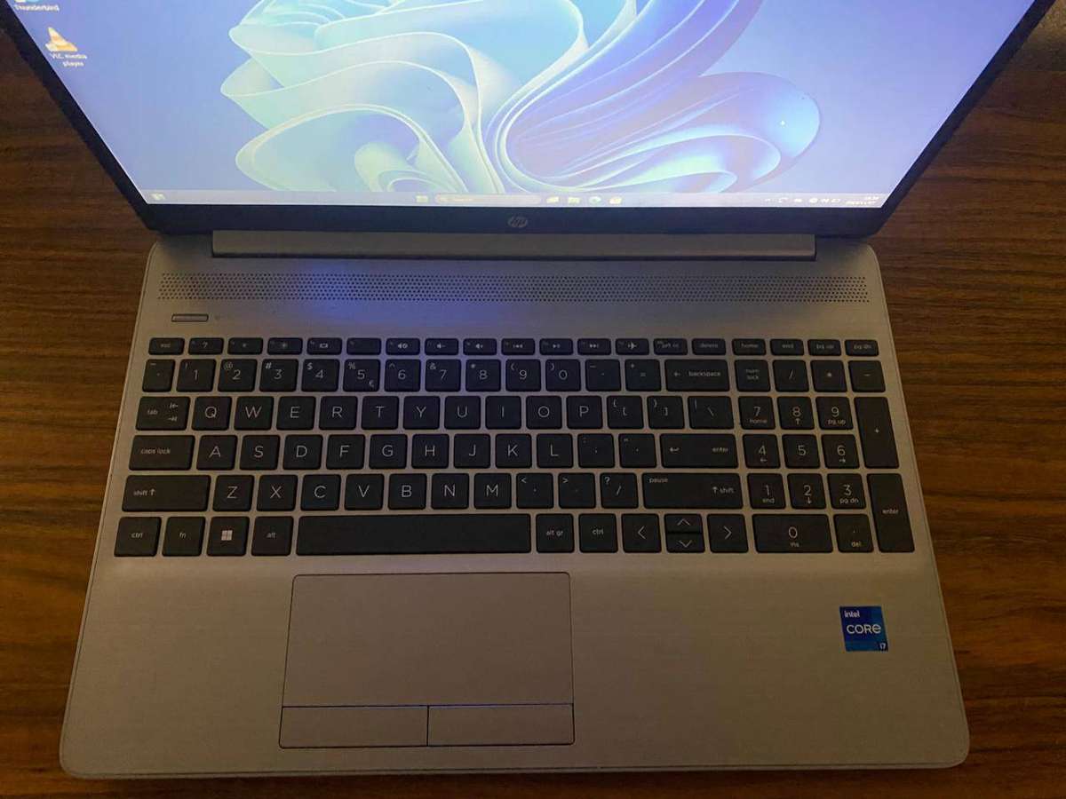 HP 250 G9 i7-1255u 15.6' Notebook  512GB NVME 8GB RAM Mint Condition