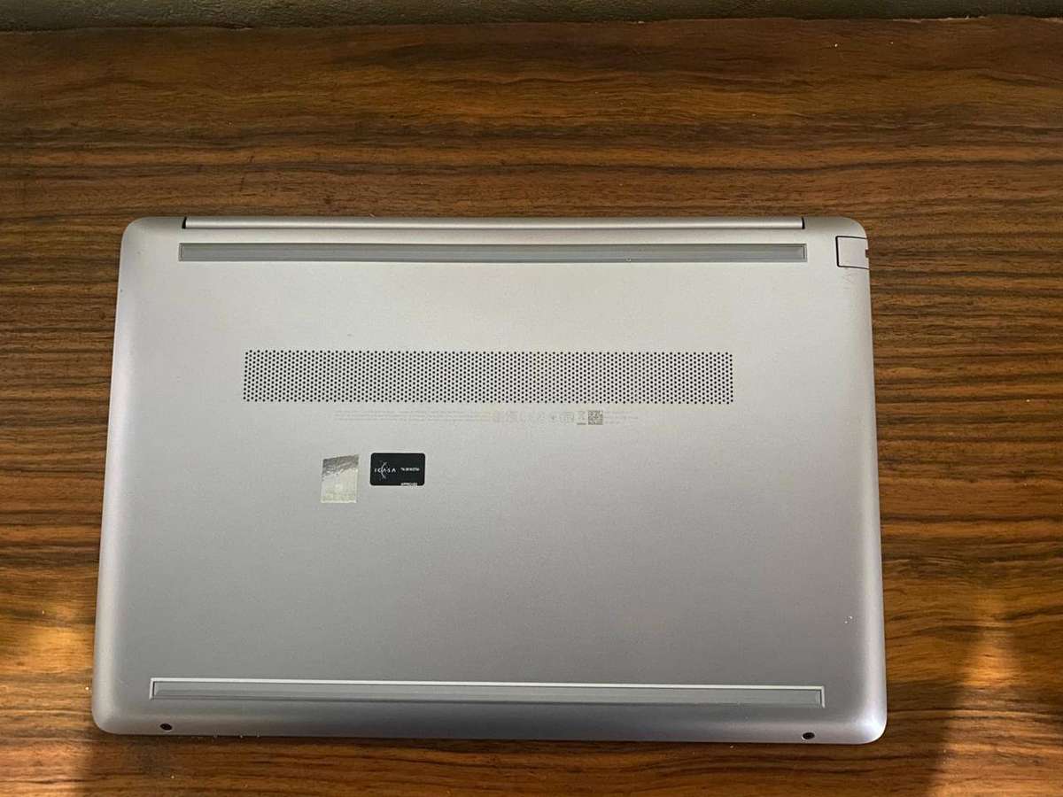 HP 250 G9 i7-1255u 15.6' Notebook  512GB NVME 8GB RAM Mint Condition