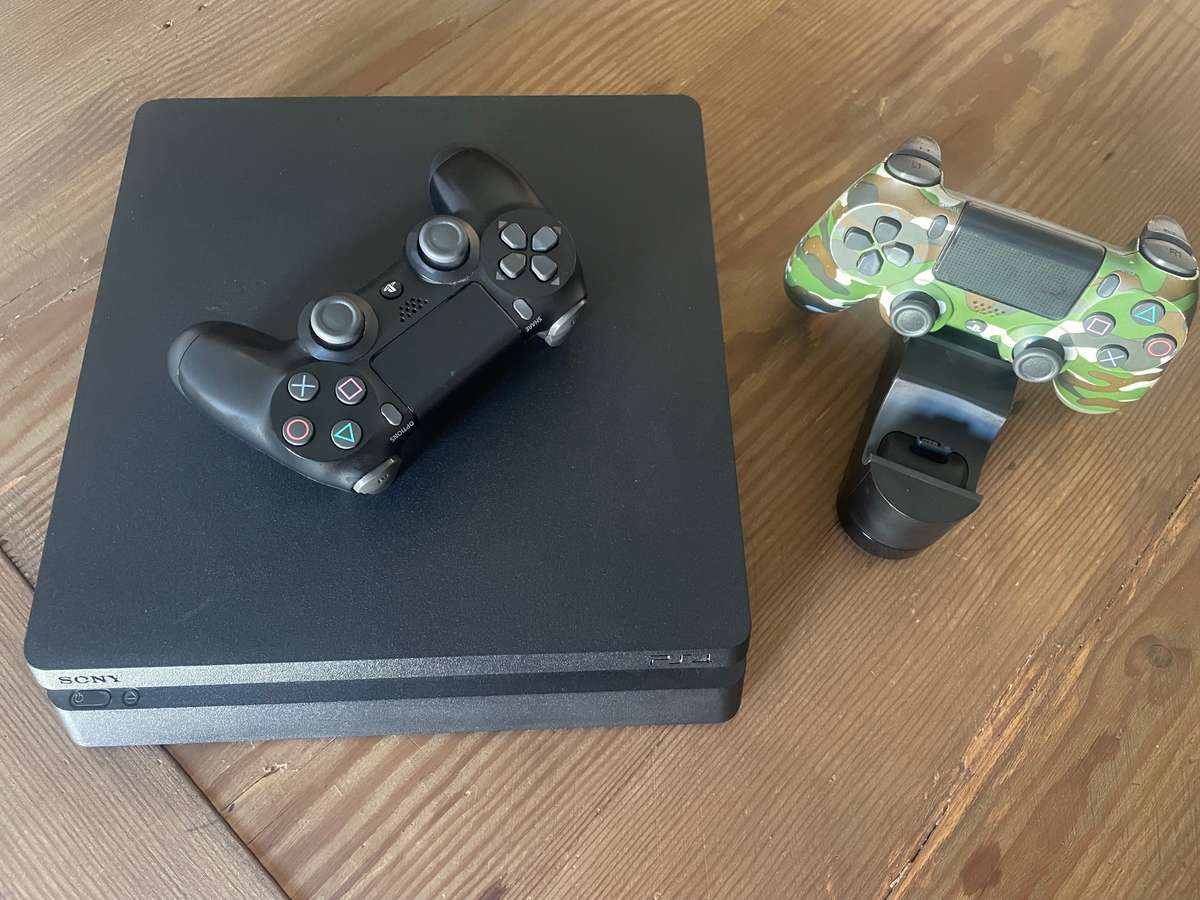 Sony PS4 Slim 1TB (SSD)