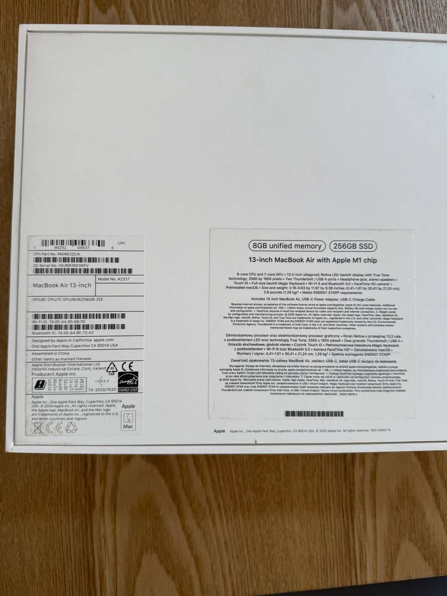 MacBook Air 13-inch M1 chip - (Mint Condition!)