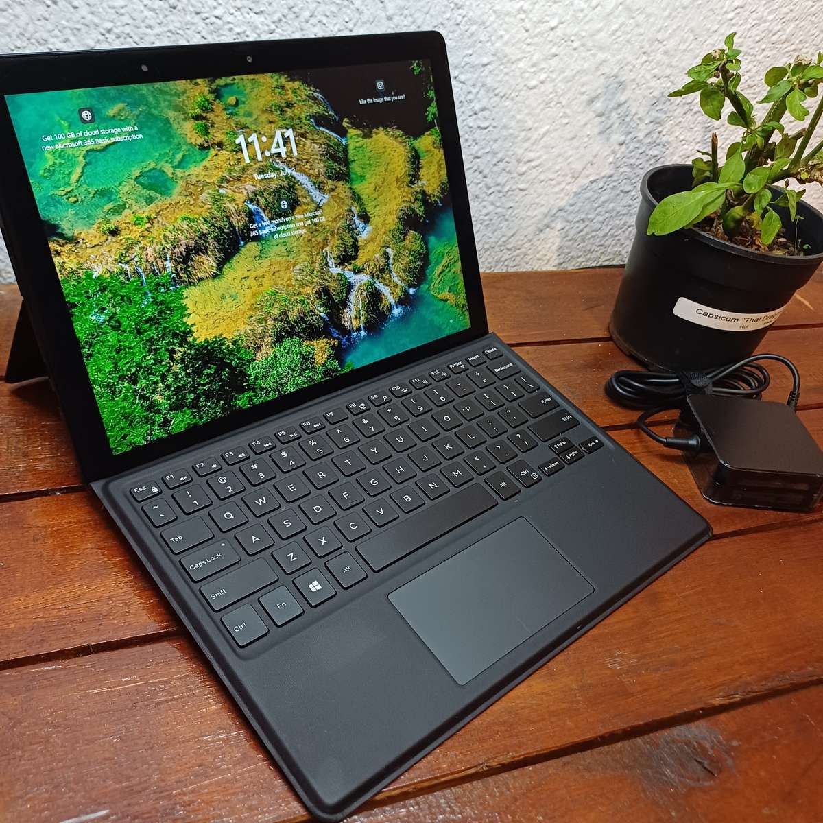 Touch screen Dell Latitude 5290 2in1 core I5, 8 GB RAM . 256 Nvme SSD, 8th Gen