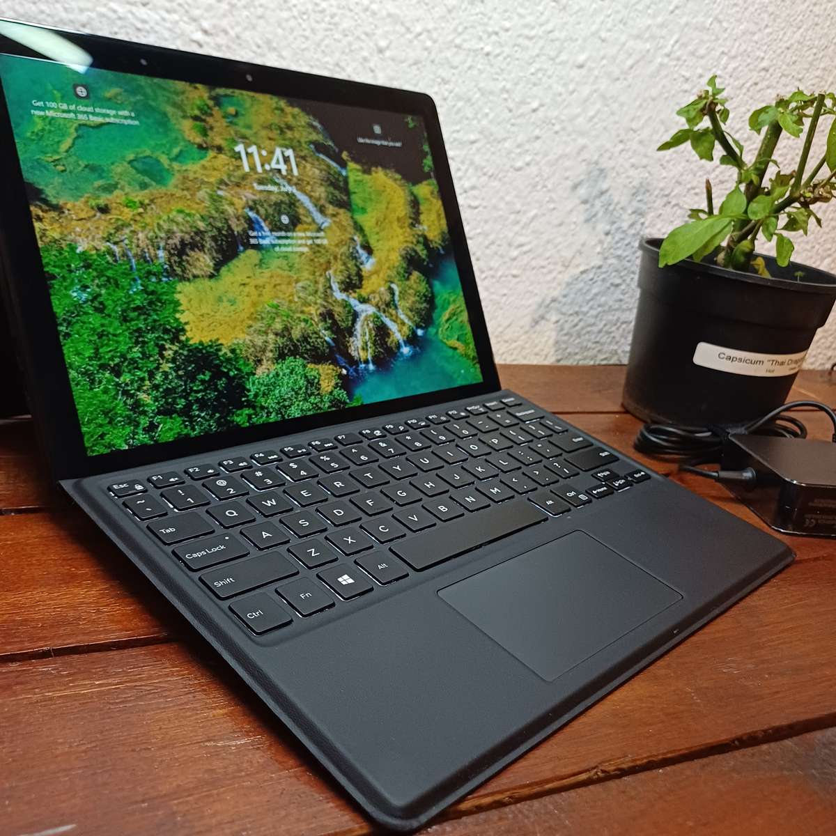 Touch screen Dell Latitude 5290 2in1 core I5, 8 GB RAM . 256 Nvme SSD, 8th Gen