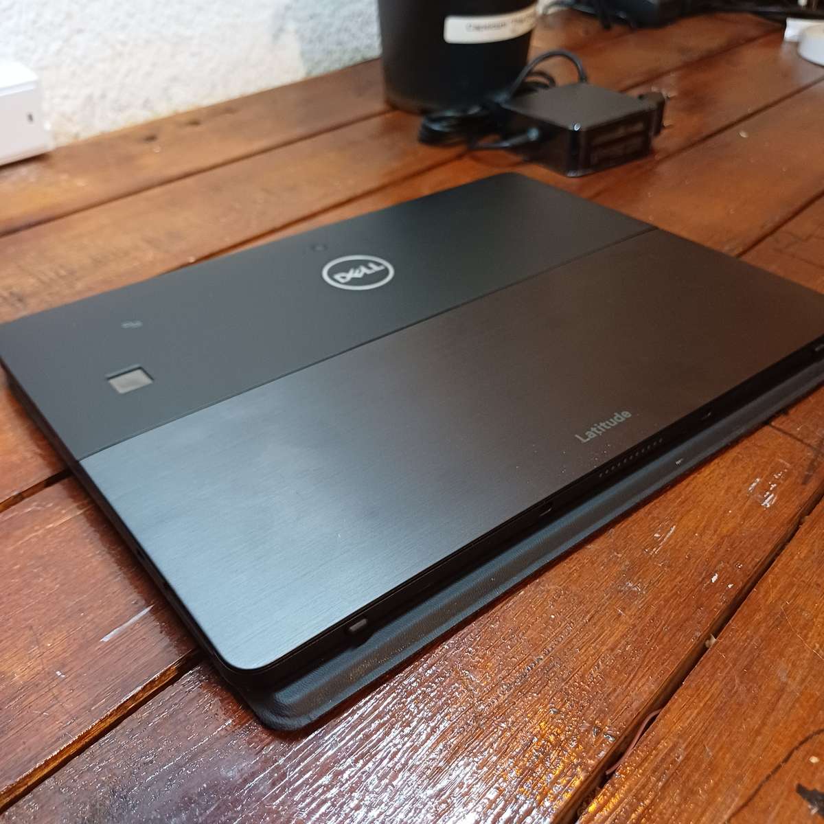 Touch screen Dell Latitude 5290 2in1 core I5, 8 GB RAM . 256 Nvme SSD, 8th Gen