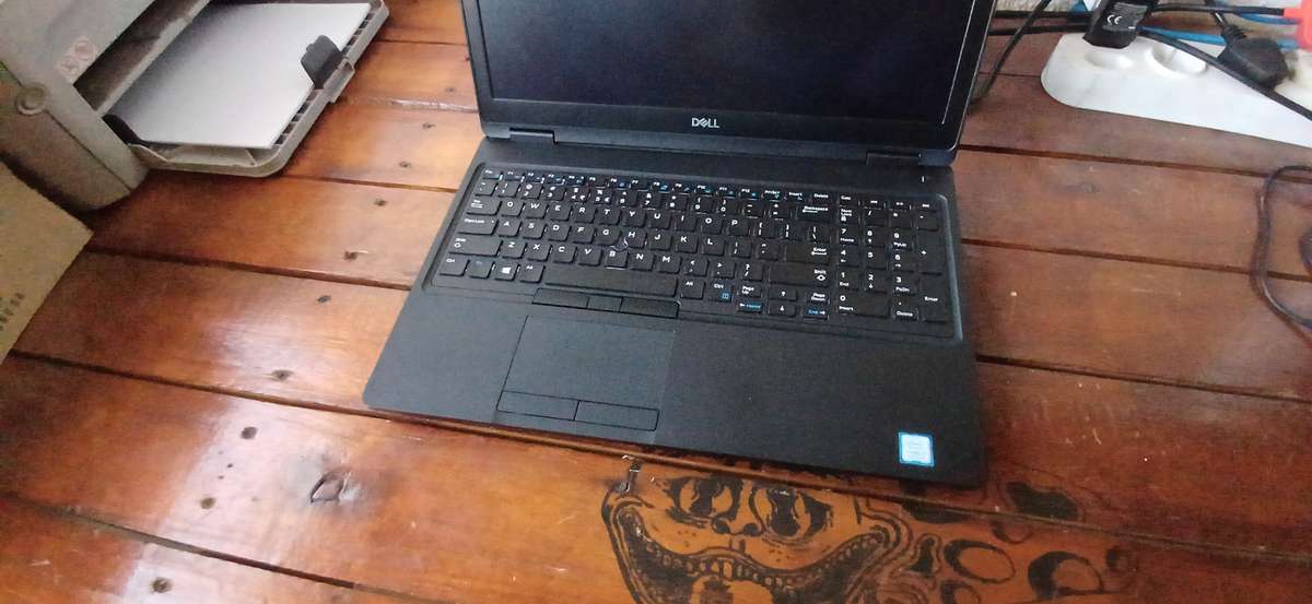 Dell Precision 3530 core I7, 16 GB RAM . 512 Nvme SSD 4GB Nvidia Dedicated Graphics