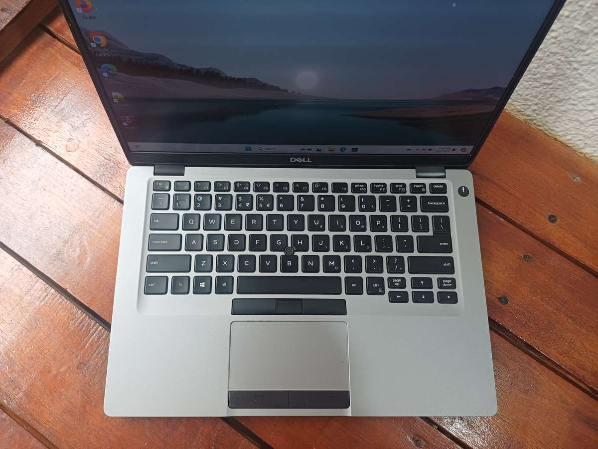 Dell Latitude 5400 core i5, 16 GB RAM . 512GB Nvme SSD, 8th Gen