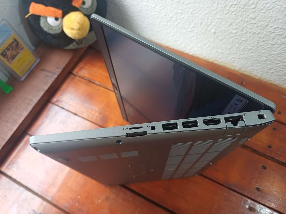 Dell Latitude 5400 core i5, 16 GB RAM . 512GB Nvme SSD, 8th Gen