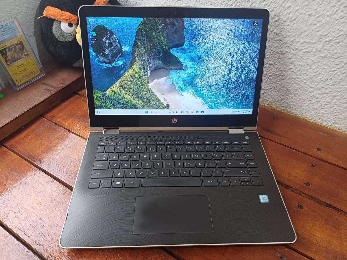 Touchscreen HP X360, 16 GB RAM . 250GB SSD 7th Gen