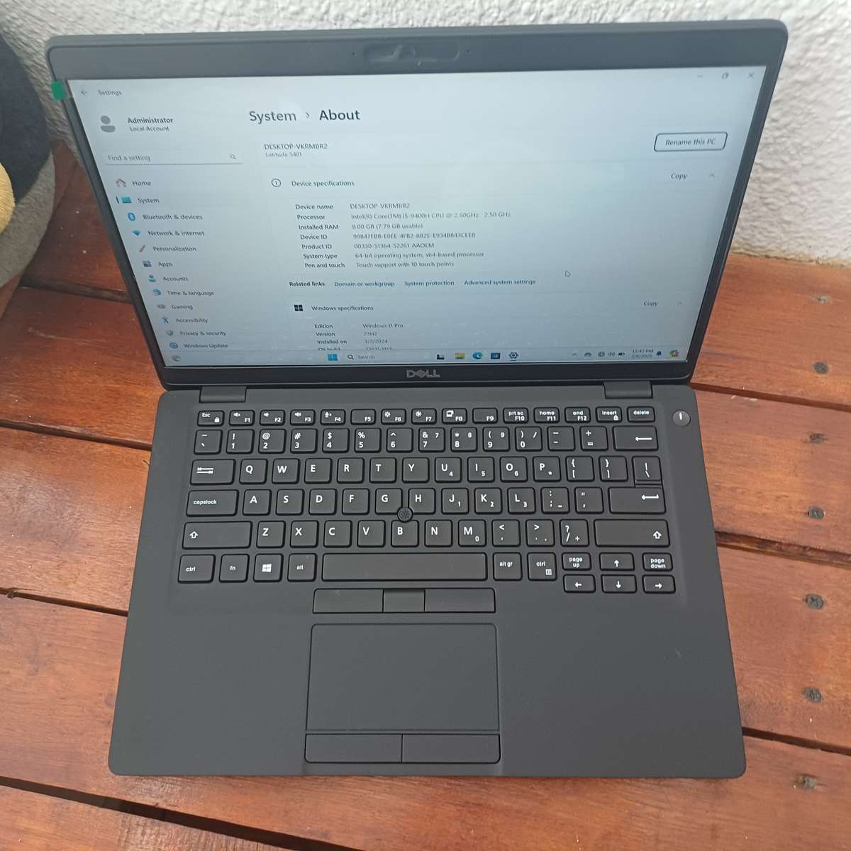 Dell Latitude 5401 Like new Touch screen, 512 Nvme ssd, and 16 GB Ram