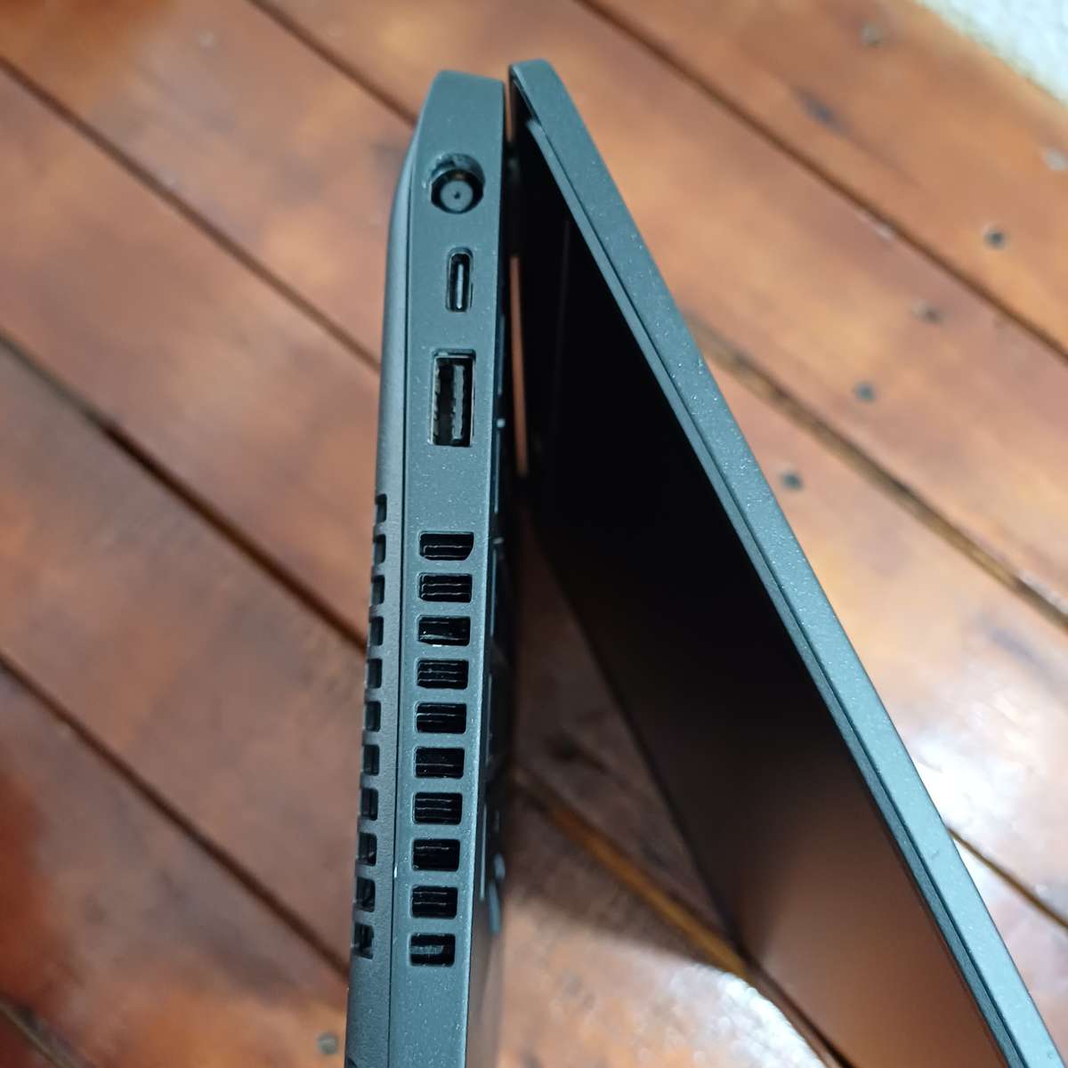 Dell Latitude 5401  Like New, Dedicated graphics, 512GB NVme, 16GB RAM