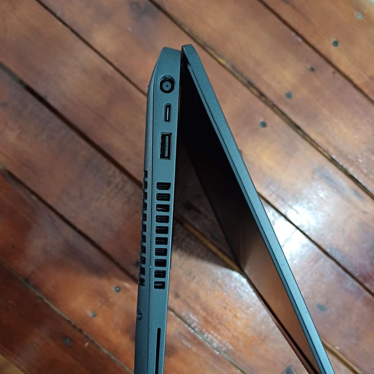 Dell Latitude 5401  Like New, Dedicated graphics, 512GB NVme, 16GB RAM