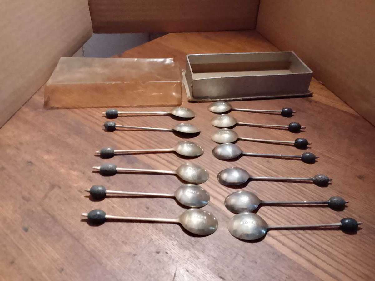 13 x Sheffield epns plated teaspoons