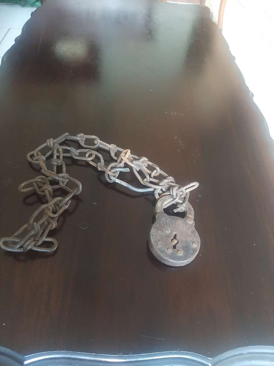 old lock with Chain, (No Key)