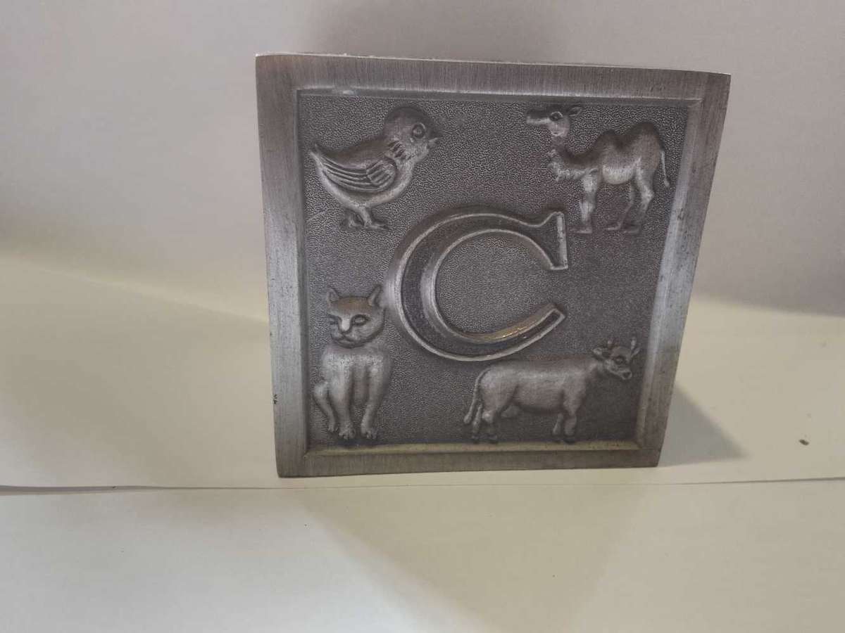stunning metal money box