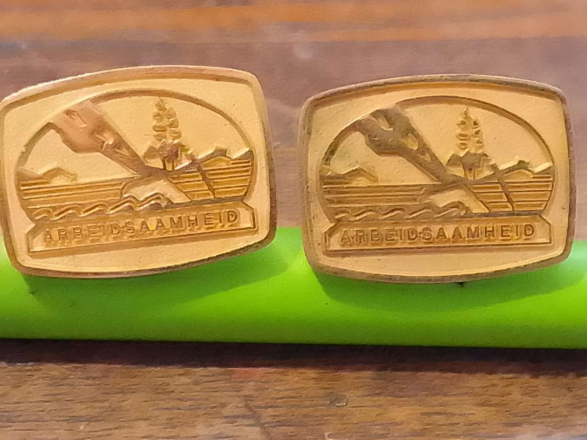 volkskas bank cufflinks