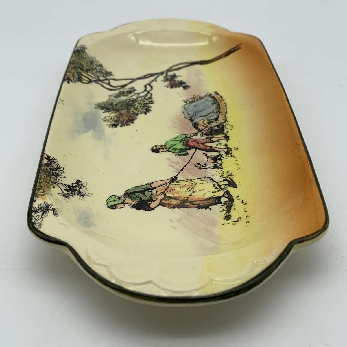 Early Royal Doulton 'The Gleaners' Trinket Dish (D6123)