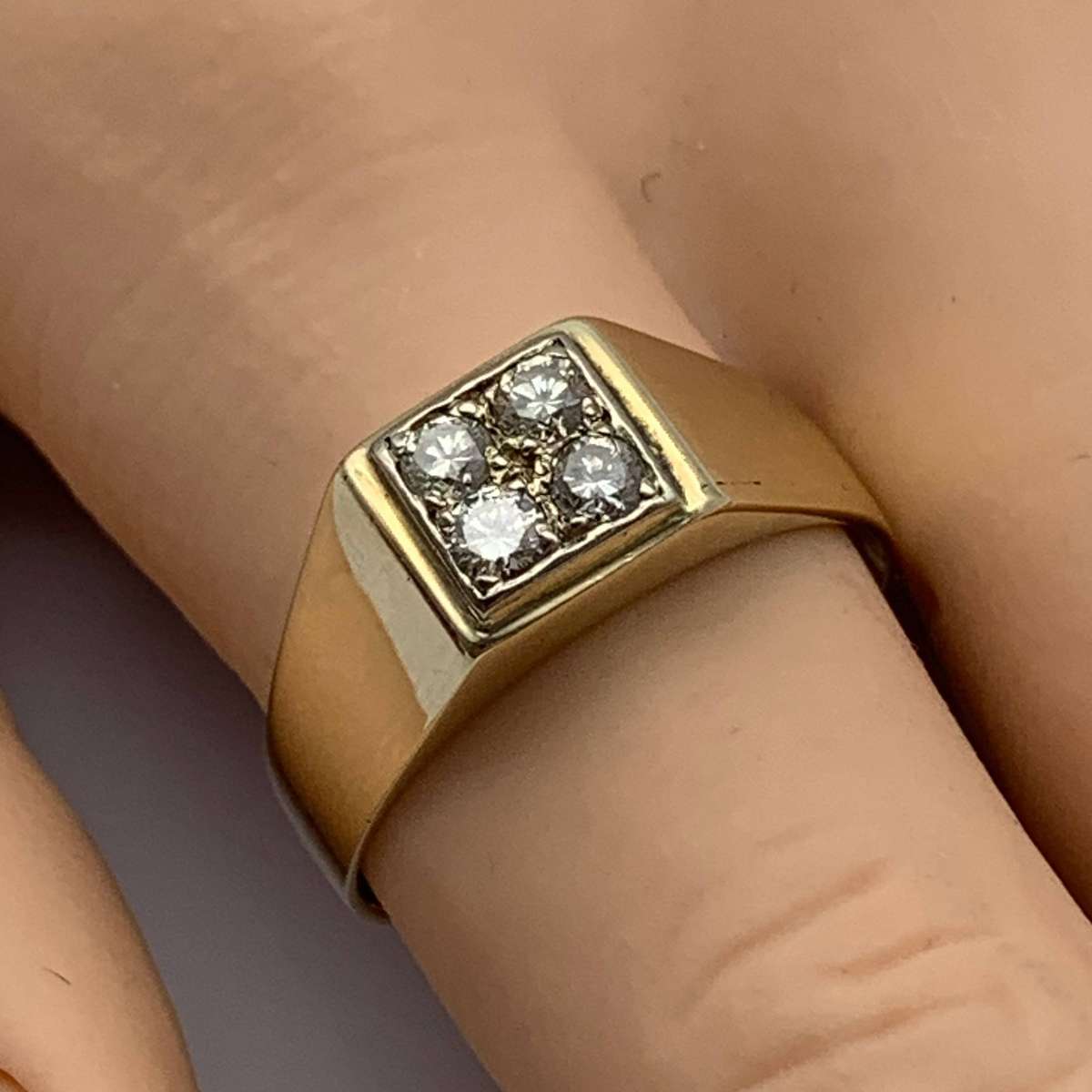 Vintage 9ct Gold Diamond Ring