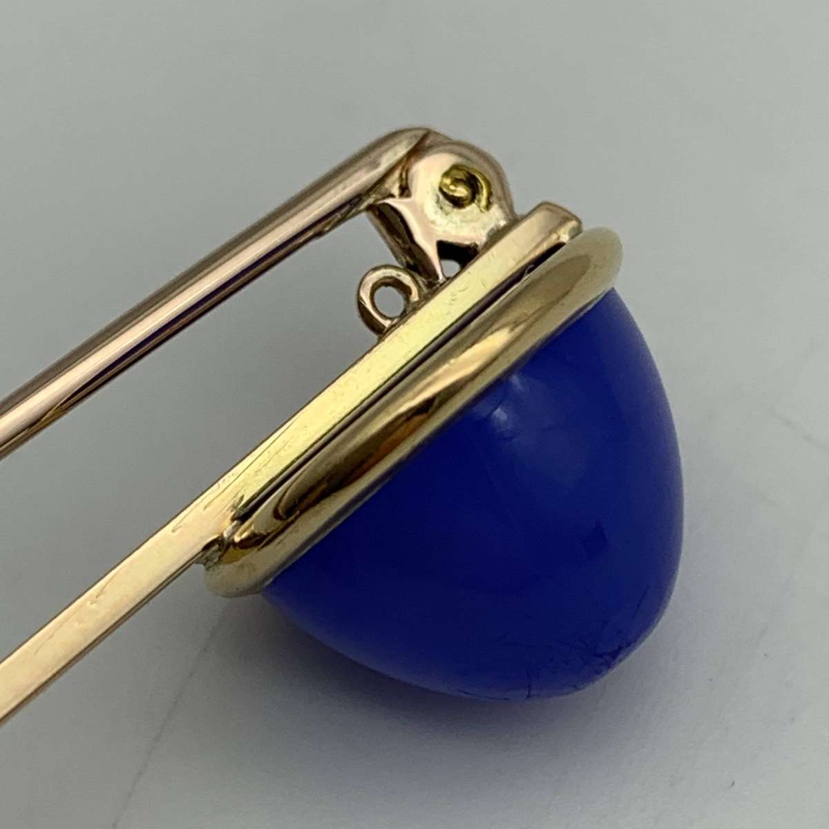 Vintage 9ct Gold 'Blue Chalcedony' Brooch (9,7g)