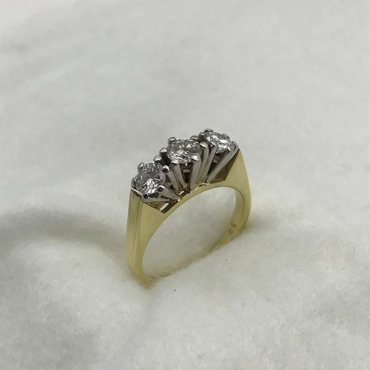 Amazing 18ct Gold & Diamond Eternity Ring (V. R81660)