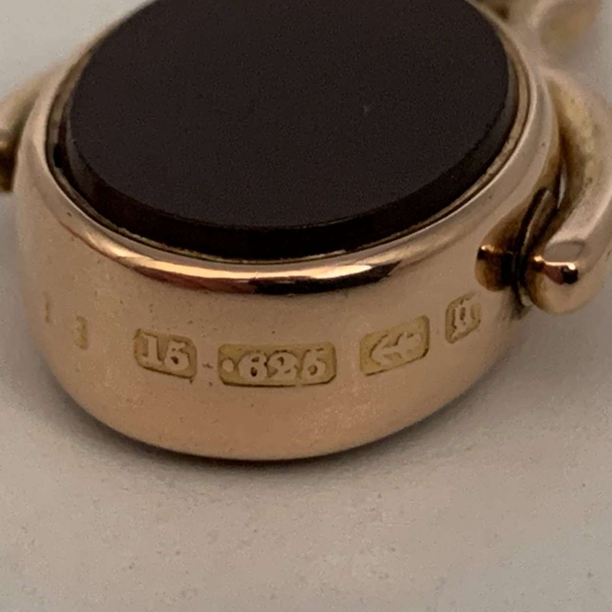 Victorian 15ct Gold Swivel Fob/Seal (1881)