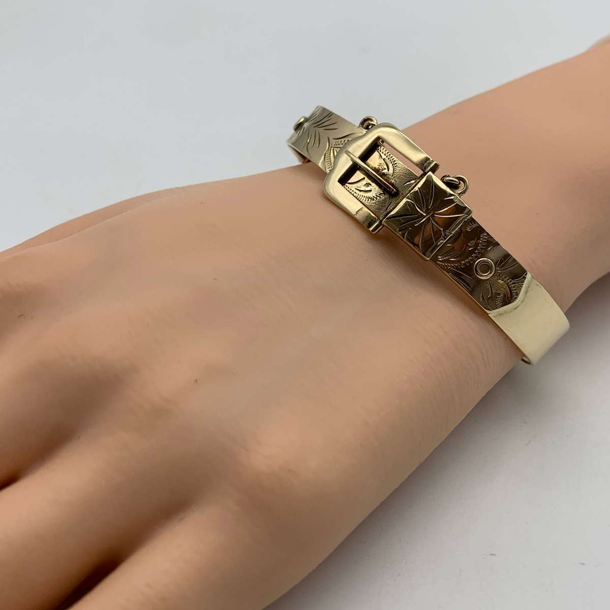 Vintage 9ct Solid Gold 'Belt Buckle' Bracelet (20,2g)