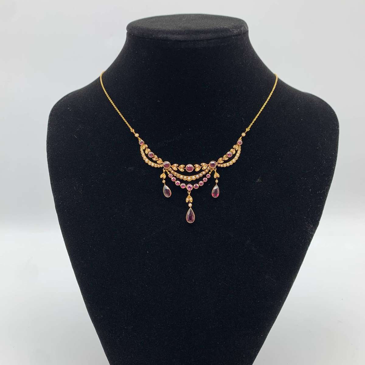 Antique Gold, Garnet & Seed Pearl Necklace (Cased)
