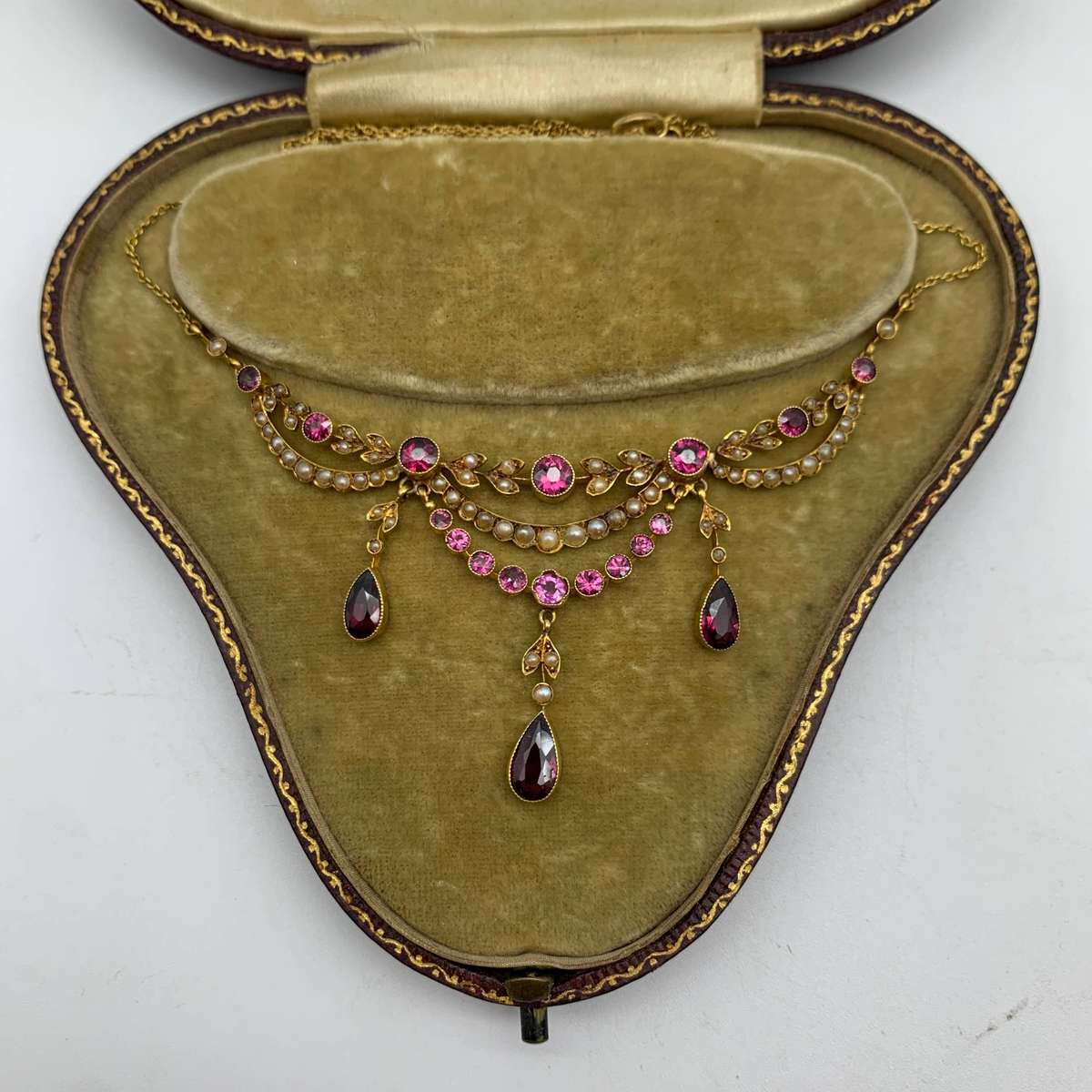 Antique Gold, Garnet & Seed Pearl Necklace (Cased)
