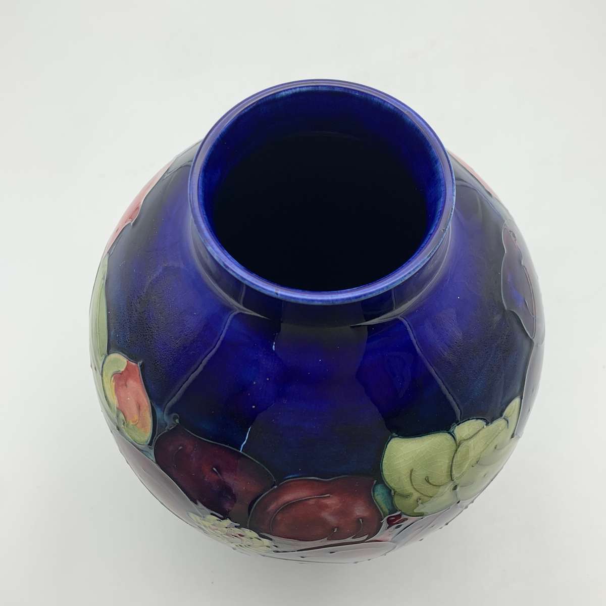 Very Large 1940/50's Moorcroft 'Clematis' Vase (Rare Shape)
