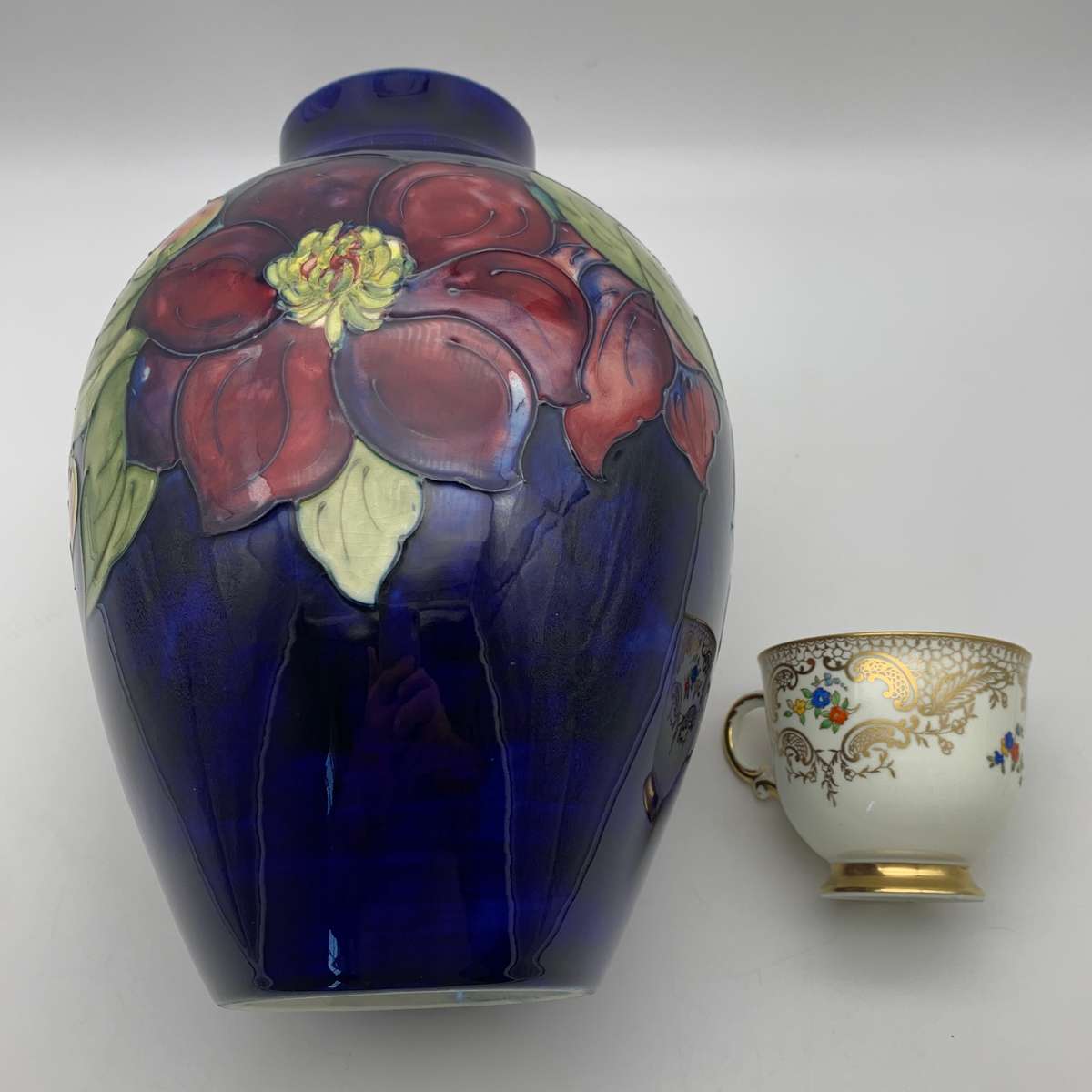 Very Large 1940/50's Moorcroft 'Clematis' Vase (Rare Shape)