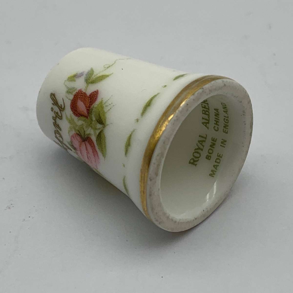Royal Albert 'Flower of the Month' Thimble (April)